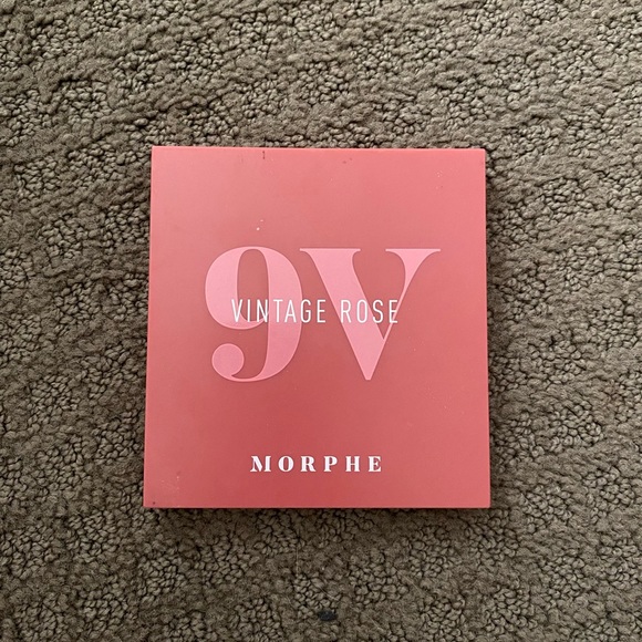 9V Vintage Rose by Morphe. 9 different colours. - Picture 1 of 2